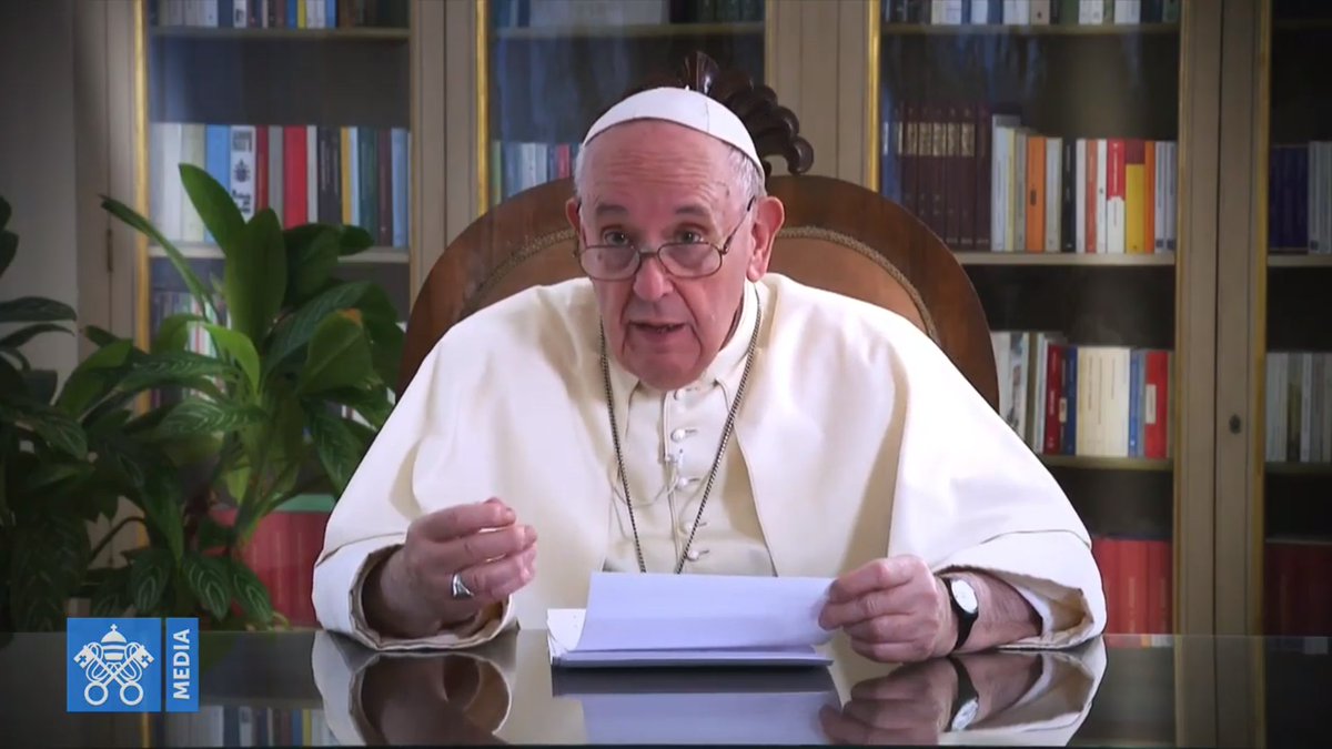 pfse_auxilium's tweet photo. #PapaFrancesco richiama la nostra attenzione sulle #sfideeducative di qs tempo, sul divario educativo che si sta ampliando, chiede di prenderci cura insieme di qs sfide, dare #speranza #futuro far fiorire l'umanità di oggi e domani #15October #GlobalCompactonEducation https://t.co/YX3WFhKXy6