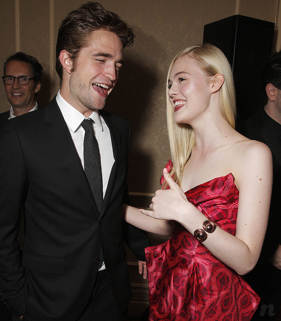 Robert Pattinson and Elle Fanning, image size:900x1028