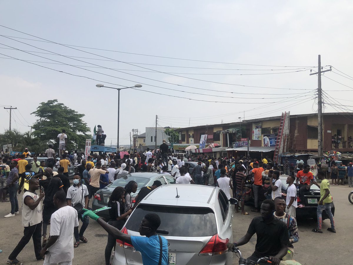 el_linkin's tweet photo. I’m proud of my hood! Turn up mad! #sorosokewerey #SARSMUSTEND #OguduProtest https://t.co/xaCuqFErQv