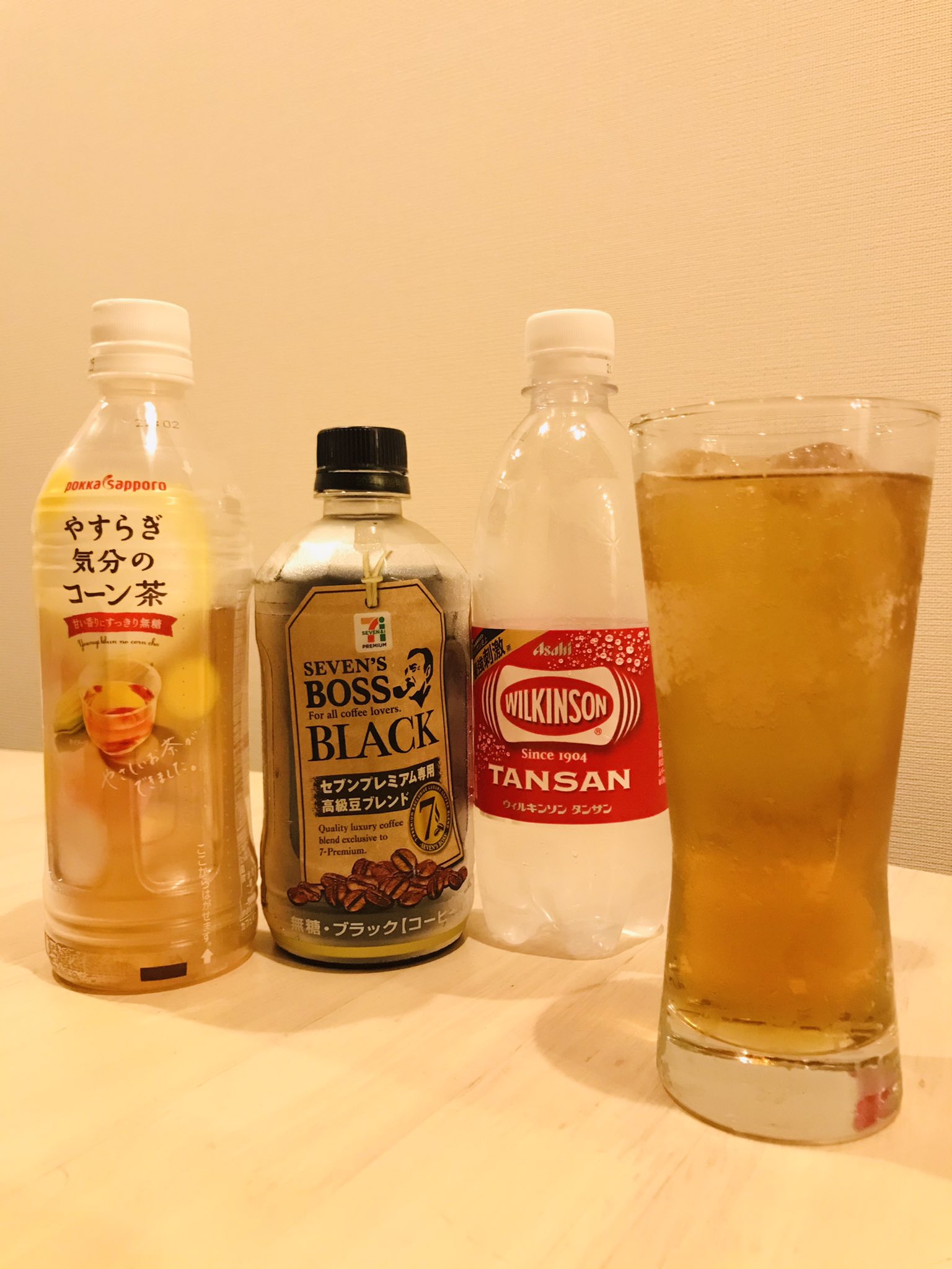 田邉 公一 Wine Director ノンアルコールハイボール 最近かなりの量のワインテイスティングが続いているため 夜はノンアルコール バーボンの原料になっているトウモロコシをイメージして コーン茶をベースに 樽のロースト香のニュアンスを表現