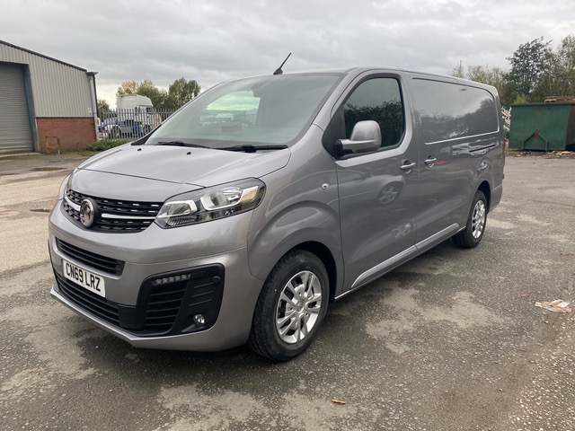 Vauxhall Vivaro Sportive with new Dometic Frigo undermount system. Including overnight standby and the factory air conditioning being retained!