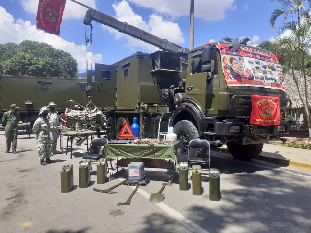 Vehículos logísticos del Ejército Bolivariano EkXvNuWWsAEO_X6?format=jpg&name=medium