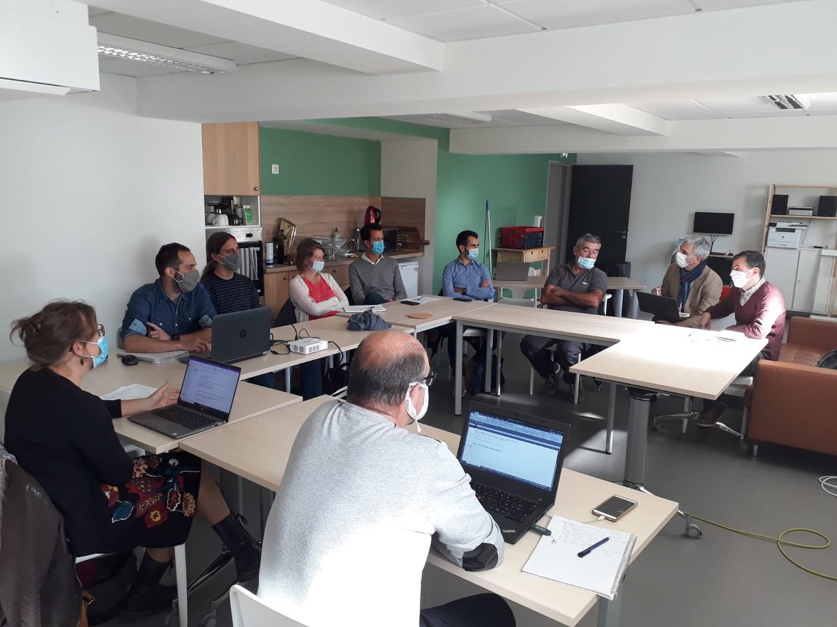 EDF_PdL's tweet photo. Utiliser les technologies innovantes pour offrir un modèle de logements sociaux à charges énergétiques réduites 🏠 #AutoConsommer #Piloter Pour « La Marseillaise » à Nantes, rendu intermédiaire de #Pouget avec @GaleoImmo, #LNH, #Adelis, @SmileSmartGrids, @enedis_pdl et @EDF_PdL. https://t.co/331IZF8hw9