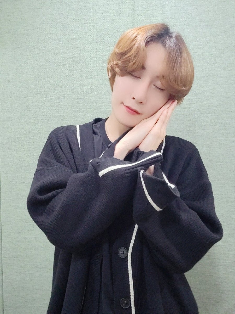 [#박우담] 됸리는 나의 사랑~~ 오늘도 고생했어요 잘 자요❤👑

#D1CE #디원스
