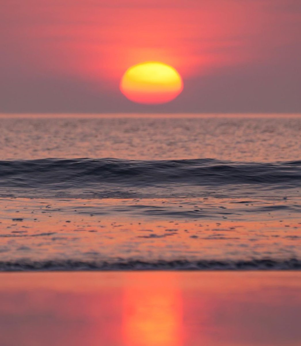 "Life is not as serious as the mind makes it out to be"  #beachlifemindset #sunrise ⁠🌅
photo: @heather.tradd⁠
#sunrisebeach #marshfield⁠