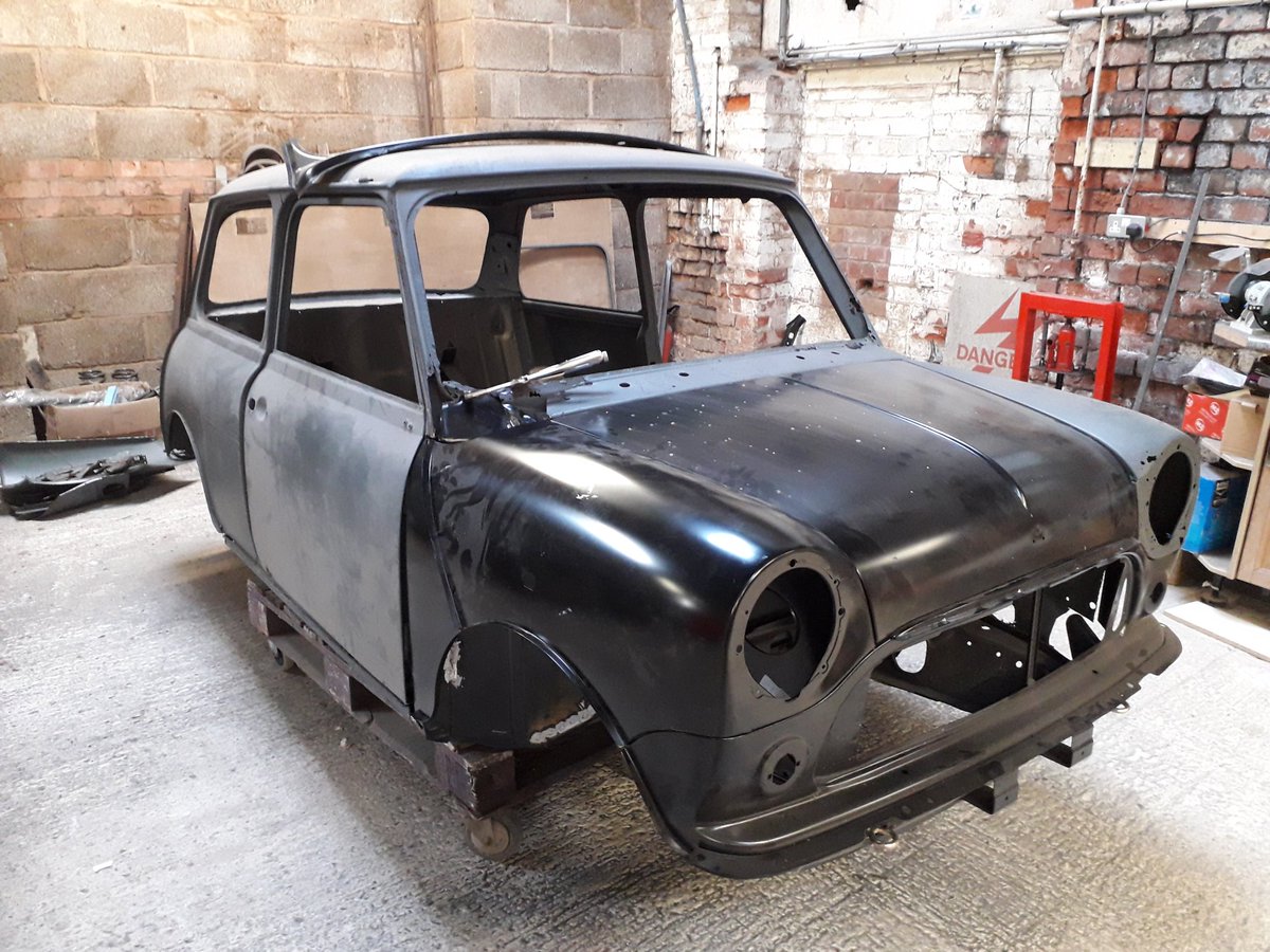 Our #miniproject is coming on well, just loosely trial fitted the door on this side after some Welding work, pleased to say its going to look spot on!

#classiccar #restoration #Stockport #SBS #kingof