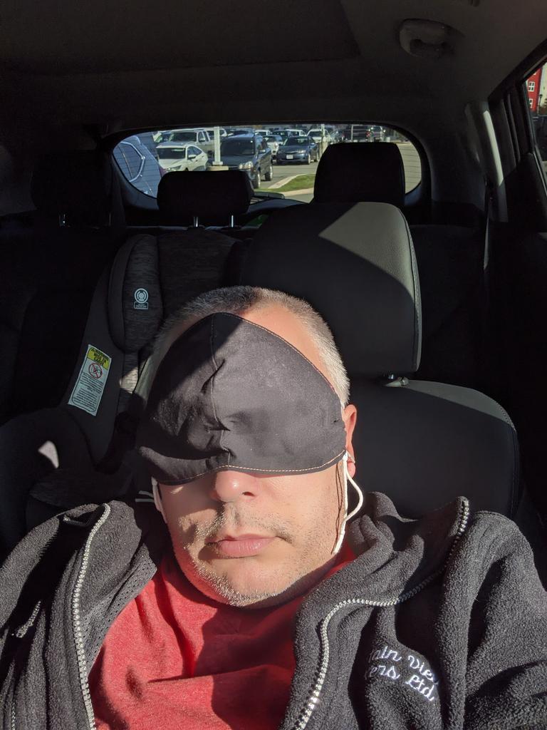 Nbfoodieguy's tweet photo. Face masks make great eye masks for napping in the car, while waiting for your wife. #covidhack https://t.co/3vo2mNJnuk
