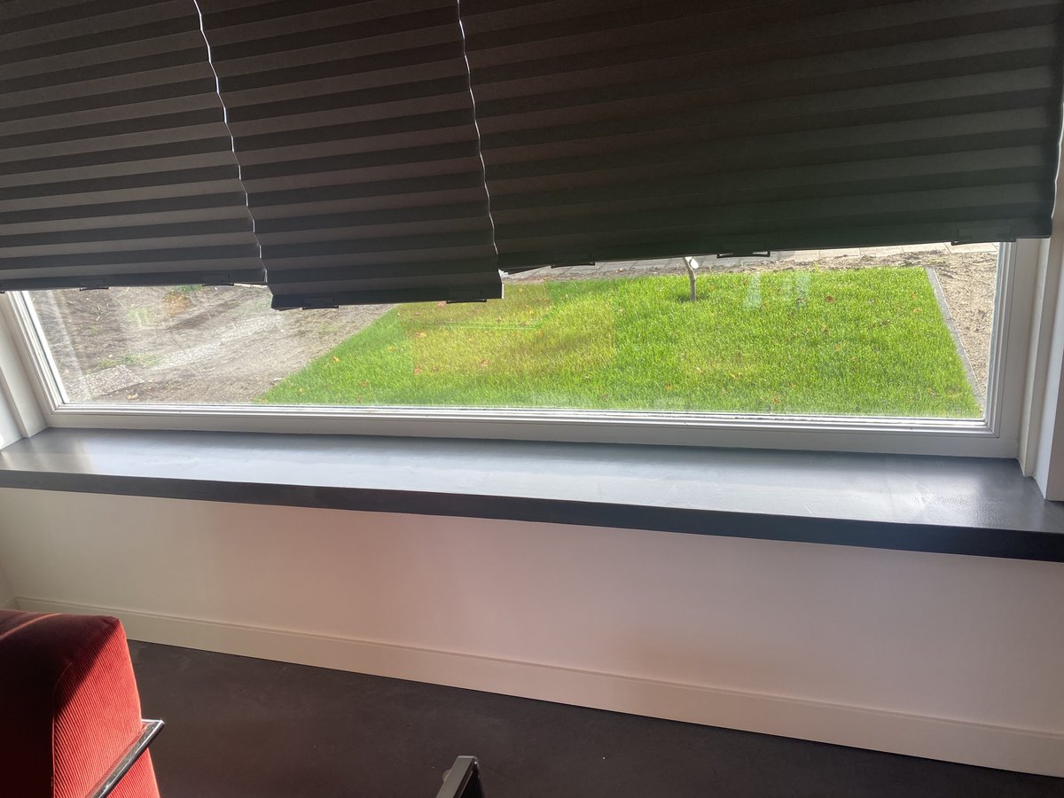 janssenstuc's tweet photo. Vensterbanken voorzien van Beton-cire kleur Gabbro! #basebeton #betoncire #vensterbank #stucwerk https://t.co/IbzWUfkmi8