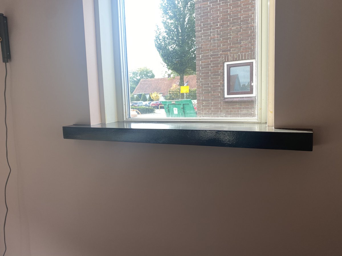 janssenstuc's tweet photo. Vensterbanken voorzien van Beton-cire kleur Gabbro! #basebeton #betoncire #vensterbank #stucwerk https://t.co/IbzWUfkmi8