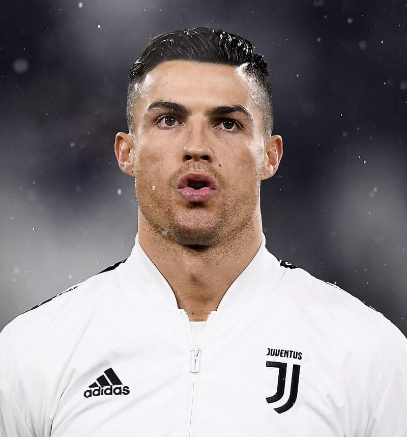 🇵🇹 Cristiano Ronaldo à 27 ans :
➡️ 1 Ballon d'Or
➡️ 1 Champions League
➡️ 31 buts en Champions League

🇵🇹 Cristiano Ronaldo à 35 ans :
➡️ 5 Ballon d'Or
➡️ 5 Champions League
➡️ 130 buts en Champions League

Tout simplement exceptionnel 👏♥️