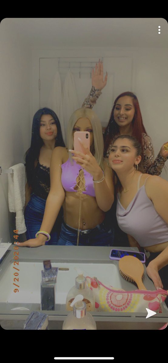 nessavvs's tweet photo. My girls 😊 https://t.co/oceewu9EiN