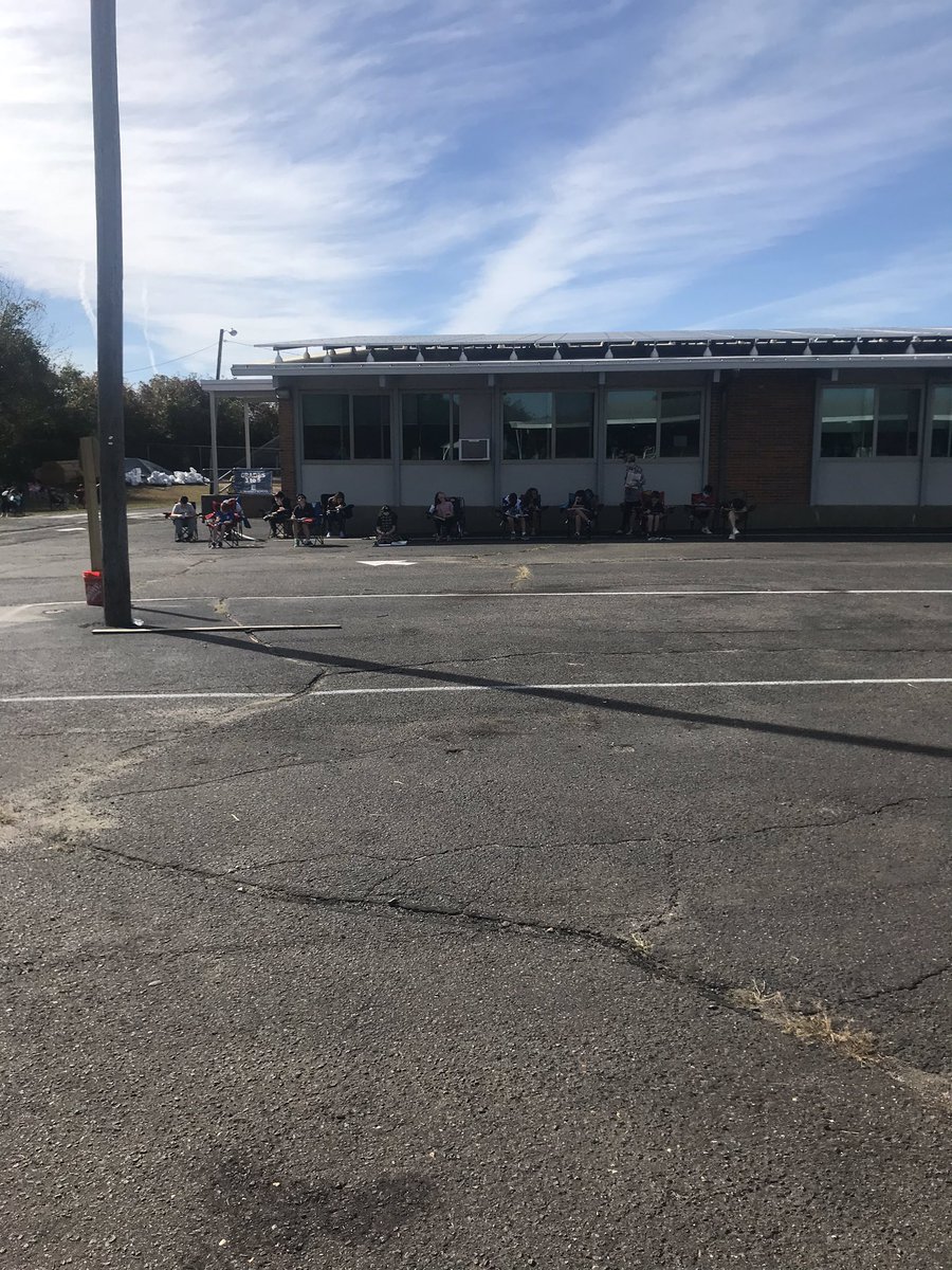 keelingedu's tweet photo. God Blessed us with a beautiful day for Outdoor Learning. Grades 3, and 4 @stbensholmdel @dotcac @TrentonDiocese @TrentonMonitor #blessed #StBens4Life #outdoorclassrooms #outdoorlearning https://t.co/DBf0GRIHY8