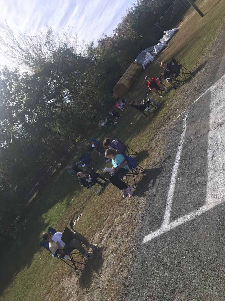 keelingedu's tweet photo. God Blessed us with a beautiful day for Outdoor Learning. Grades 3, and 4 @stbensholmdel @dotcac @TrentonDiocese @TrentonMonitor #blessed #StBens4Life #outdoorclassrooms #outdoorlearning https://t.co/DBf0GRIHY8
