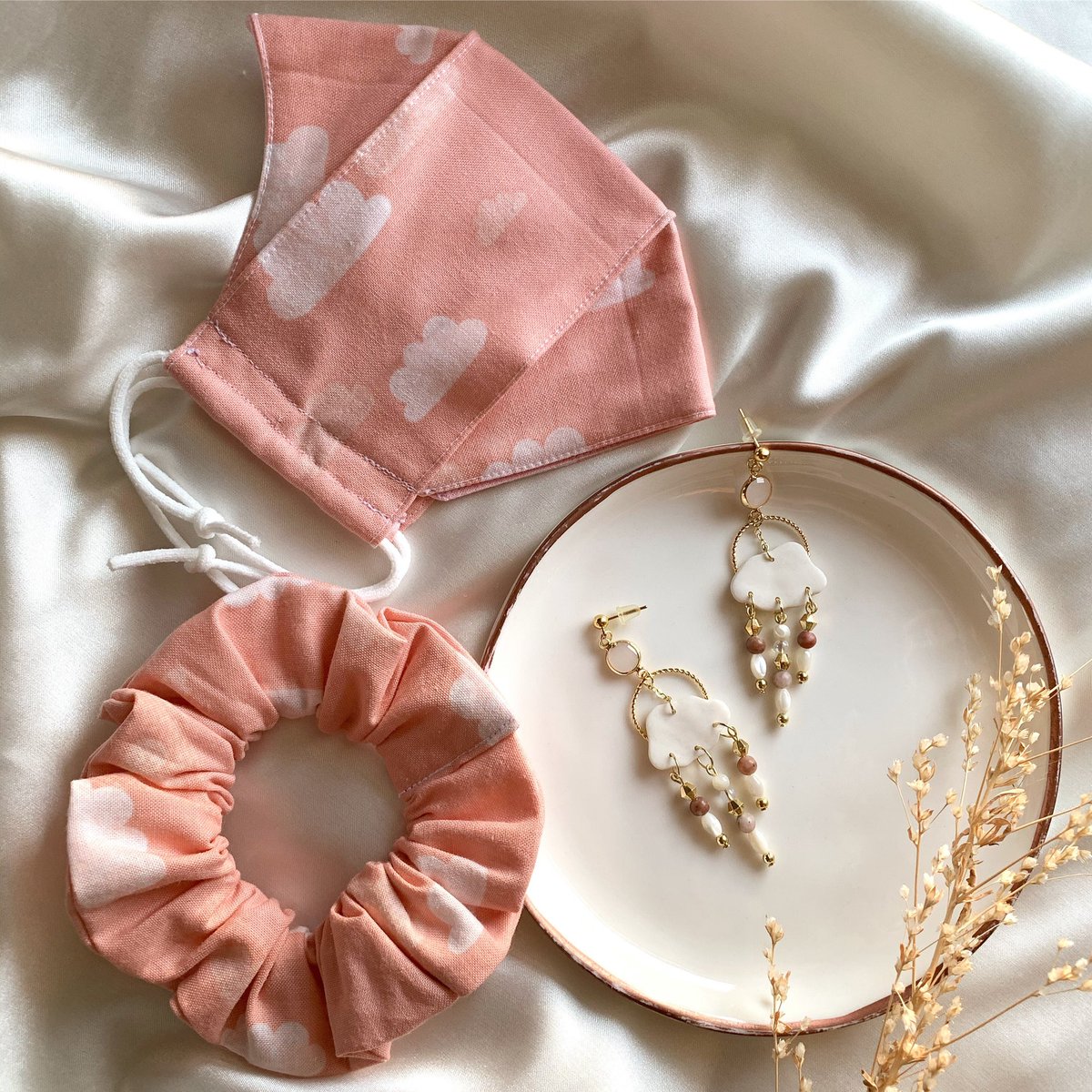 celest_co_'s tweet photo. Celest Co. x HelloStitched pink cloud collab bundle will be available tomorrow (Friday) at 6 PM EDT on our site! Set your reminders now for this one of a kind cloud set ☁️✨🌙 https://t.co/tF0N5Dakam