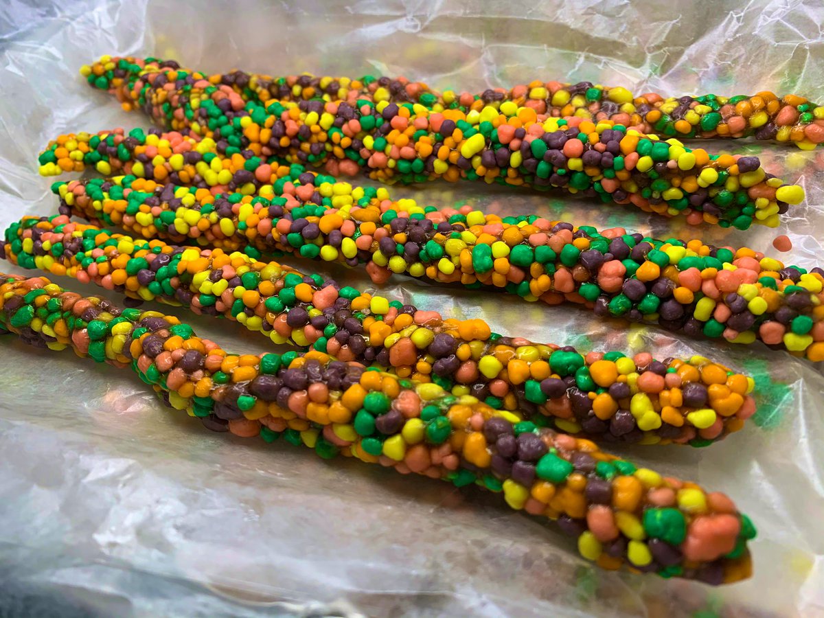 PureInfuzions's tweet photo. Time to cut &amp; package them 😋

Handcrafted Sour #NerdRopes https://t.co/Pyqji68twR