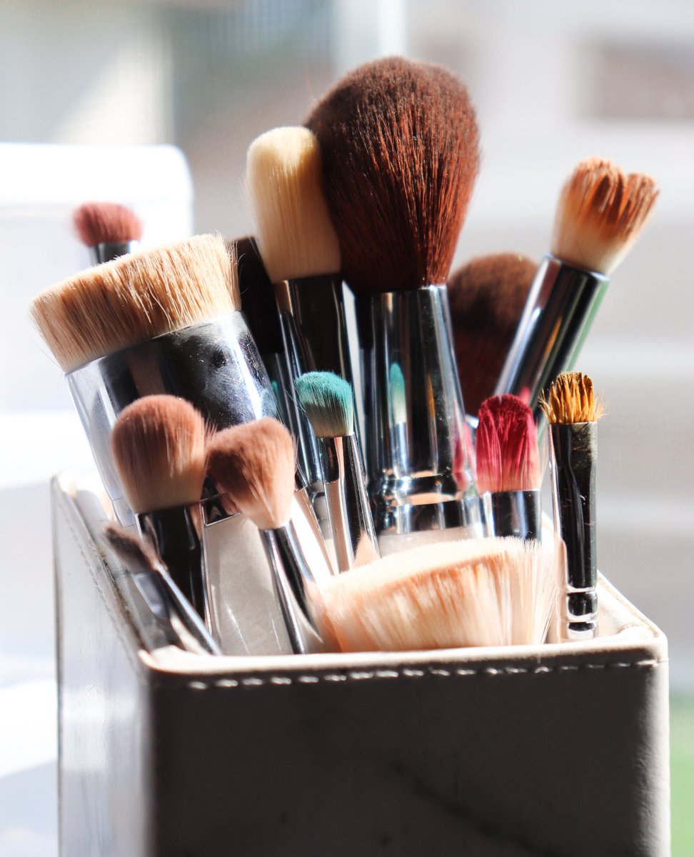 Who knew dirty makeup brushes could look this good. 🎨

Shop our vegan brushes, handmade in the USA: l8r.it/w75R