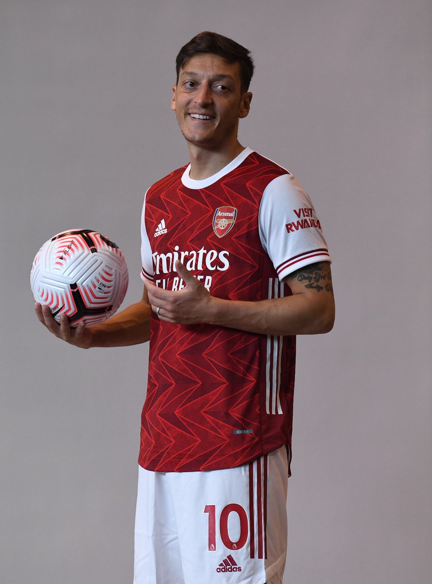 uj_maman's tweet photo. HBD @MesutOzil1088 👏 king asist https://t.co/hh0qS7pD1O