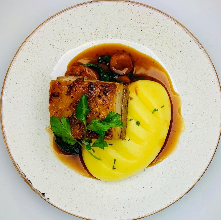 Get restaurant quality meat in the comfort of your home! We supply some of the best restaurants across the country and have done for many years. 

Delivered direct to your door, treat your family to restaurant quality meat without leaving the house!! 

theproperbutchers.co.uk