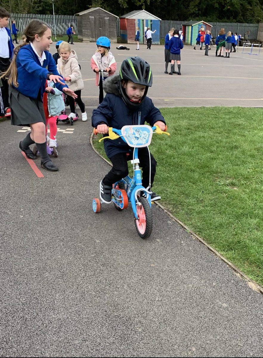 hextableprimary's tweet photo. Wren class really enjoyed their sponsored cycle round the daily mile track today. Lots of happy faces and super team spirit as we encouraged each other round the track! @_thedailymile #teamwork #sponsoredcycle https://t.co/If0u0cIQxm