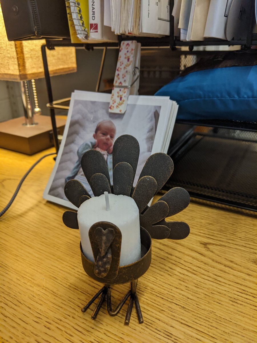 moyermusicroom's tweet photo. My #secretbee has left me an adorable little turkey candle holder! π https://t.co/n59hIJFmiM