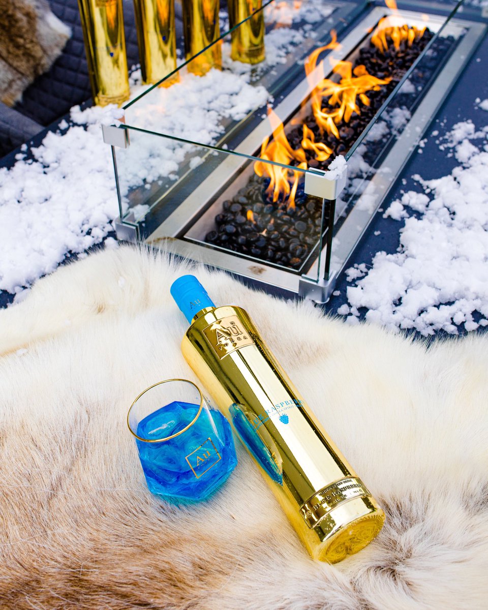 AuVodka's tweet photo. It’s Blue Raspberry Season ❄️ #auvodka #blueraspberry https://t.co/MXLl7m8N4F