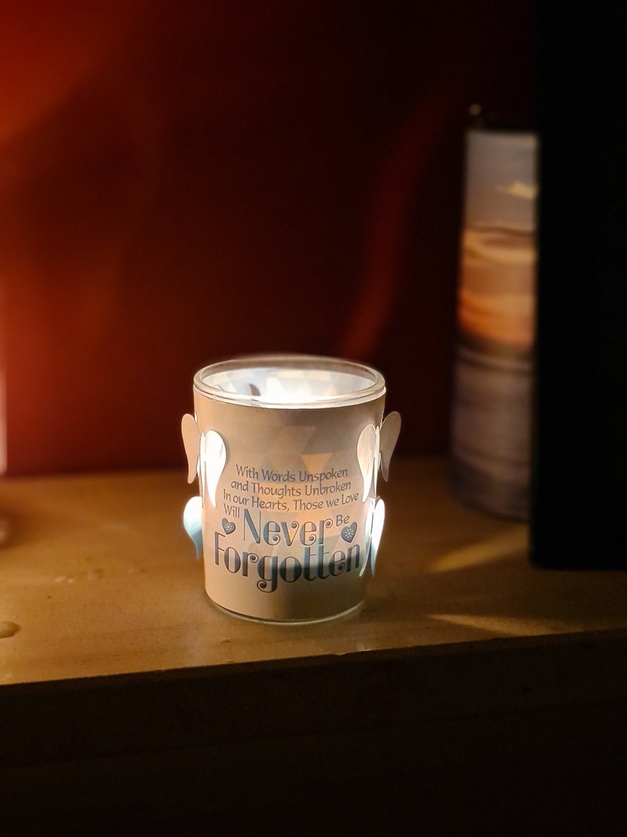 MandieP1978's tweet photo. #waveoflight #BabyLossAwarenessWeek https://t.co/aTiNcYLVzx