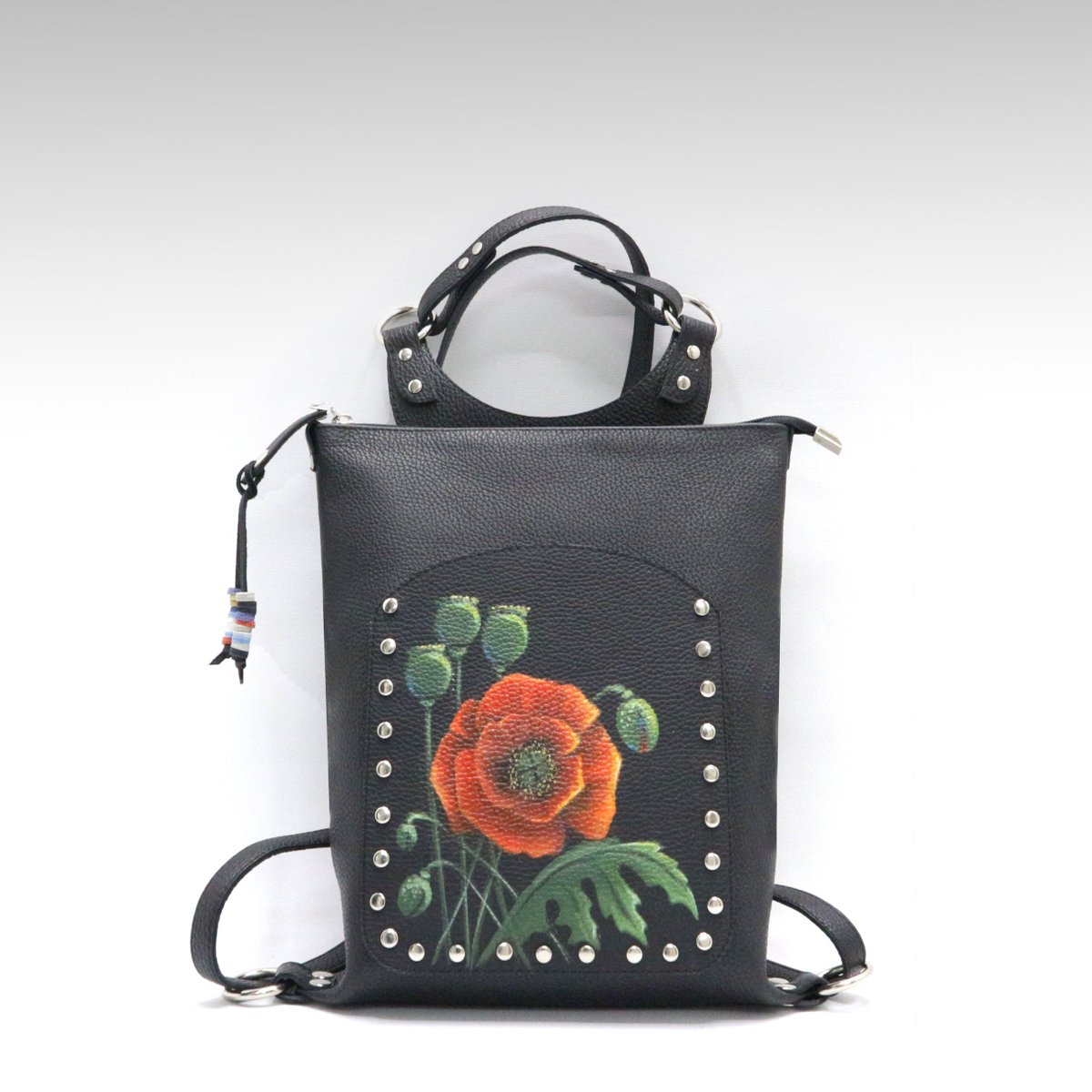 jamaika122's tweet image. etsy.com/listing/824653…
I made this rectangular backpack from soft Italian pebble leather of excellent quality in black. If you want to change the color, just select it from the menu when you purchase it. #LeatherBackpack #UniqueBackpack #PaintedBackpack