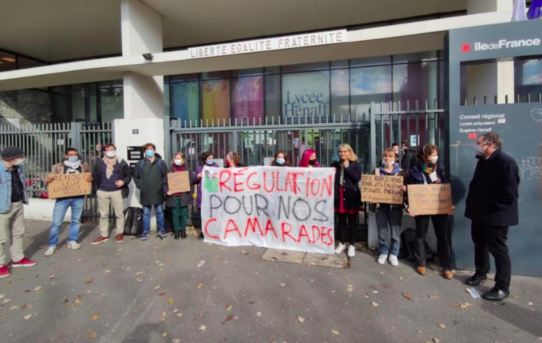 ElevesNos's tweet photo. "Régularisation pour nos camarades" Lycée Henaff, Bagnolet https://t.co/ysz9b18e4x