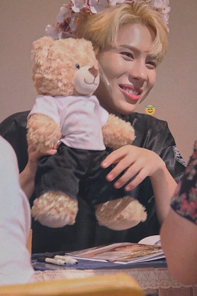 just_yibo's tweet photo. •Сэюн офигенный! Остальным соболезную🦖•
#ACE #sehyoon #wowace https://t.co/VhhCxbXps3