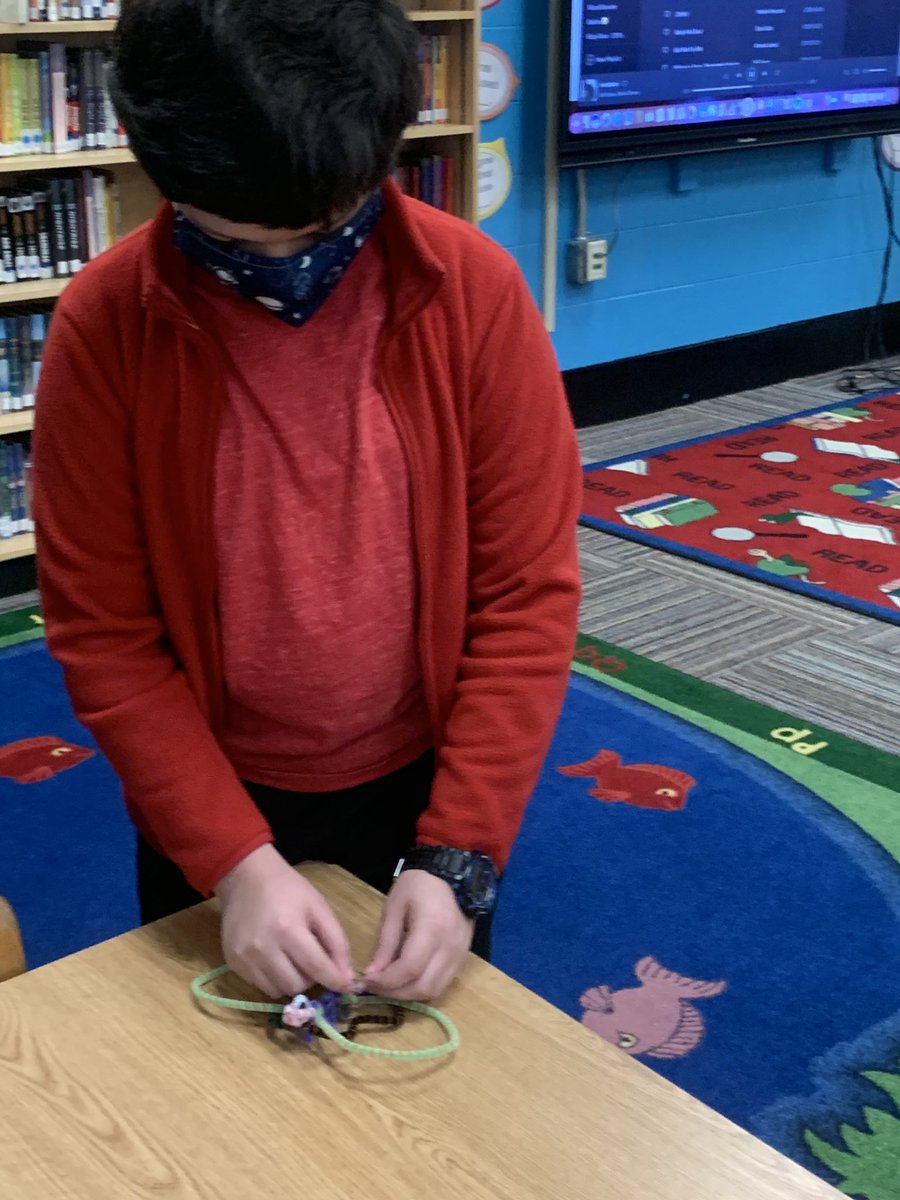 megan__burnette's tweet photo. Build a bot! @DFLLibrary #GearUp4STEM https://t.co/mpLbInpCcz