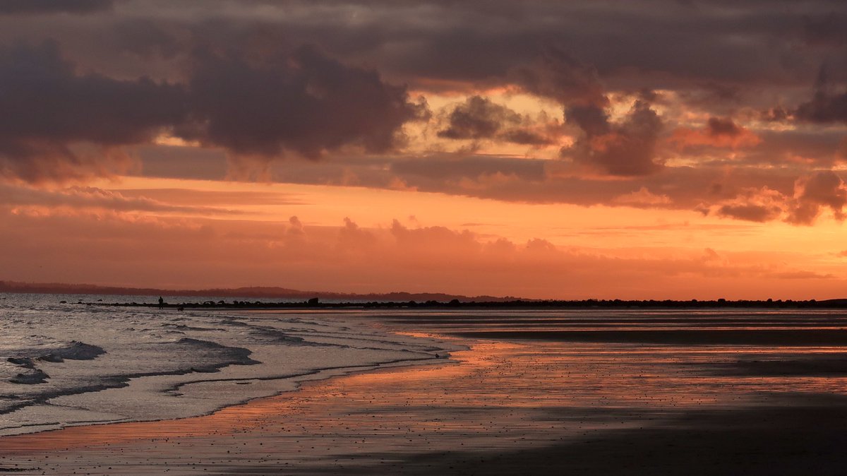 CarlingfordIRE's tweet photo. A simply stunning end to the day at Templetown Beach
#foodforthsoul #glorioussunset 

@WeatherRTE @newslineweather @barrabest @the4ofus @ancienteastIRL @AimsirTG4 @LensAreLive @EarthandClouds @Failte_Ireland @IrelandB4UDie @ThePhotoHour @PicPoet @PicPublic @JustSunsetVibes https://t.co/dm5cxC4Yyz