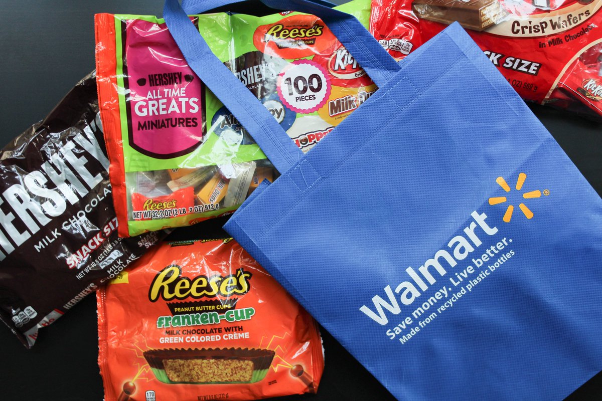 letsmingleblog's tweet photo. #AD Unexpected surprises full of goodies from @walmart are always appreciated. Right?!  This 13 Days of Halloween Gift Idea is a fun way to get excited for the holiday &amp; count down to the 31st! #HersheyWalmartHalloween #walmart #SheSpeaks 

https://t.co/WobeTTD3zG https://t.co/e8RjYXxZUy