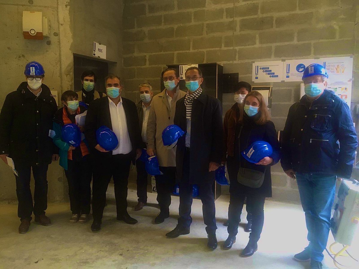 mahorchiche's tweet photo. Rencontre de l’équipe du MacDonald #portedeslilas et visite du projet de maison pour adultes de l’hôpital #RobertDebre Ce sera la 10e maison en #France de la #FondationRonaldMcDonald #Solidarité #Paris19 #Famille https://t.co/7cx8jqHaoo