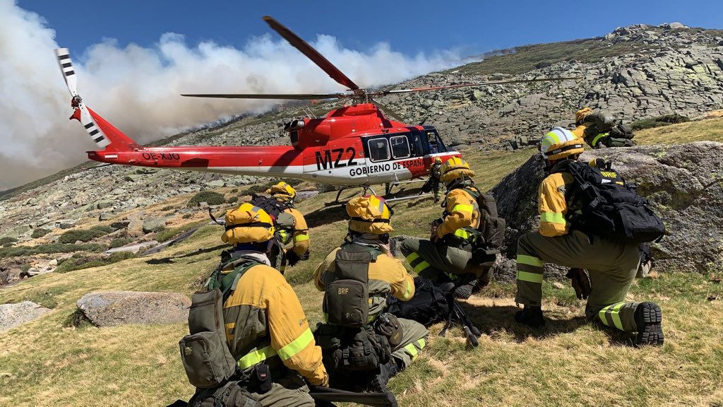 AT_Brif's tweet photo. 📃Campaña extinción Incendios forestales 2020 #BRIF
01/06-15/10 hoy finaliza:
👨‍🚒@brifpuertopico #Ávila
🔥14 Intervenciones en #IIFF entre las más destacadas:
#IFCabezuelaDelValle
#IFRobledoDeChavela
🚁58h18'⏱️vuelo
🔥🏃🏠1 activación en IIFF de la brigada en régimen domiciliario. https://t.co/lV31numjkL
