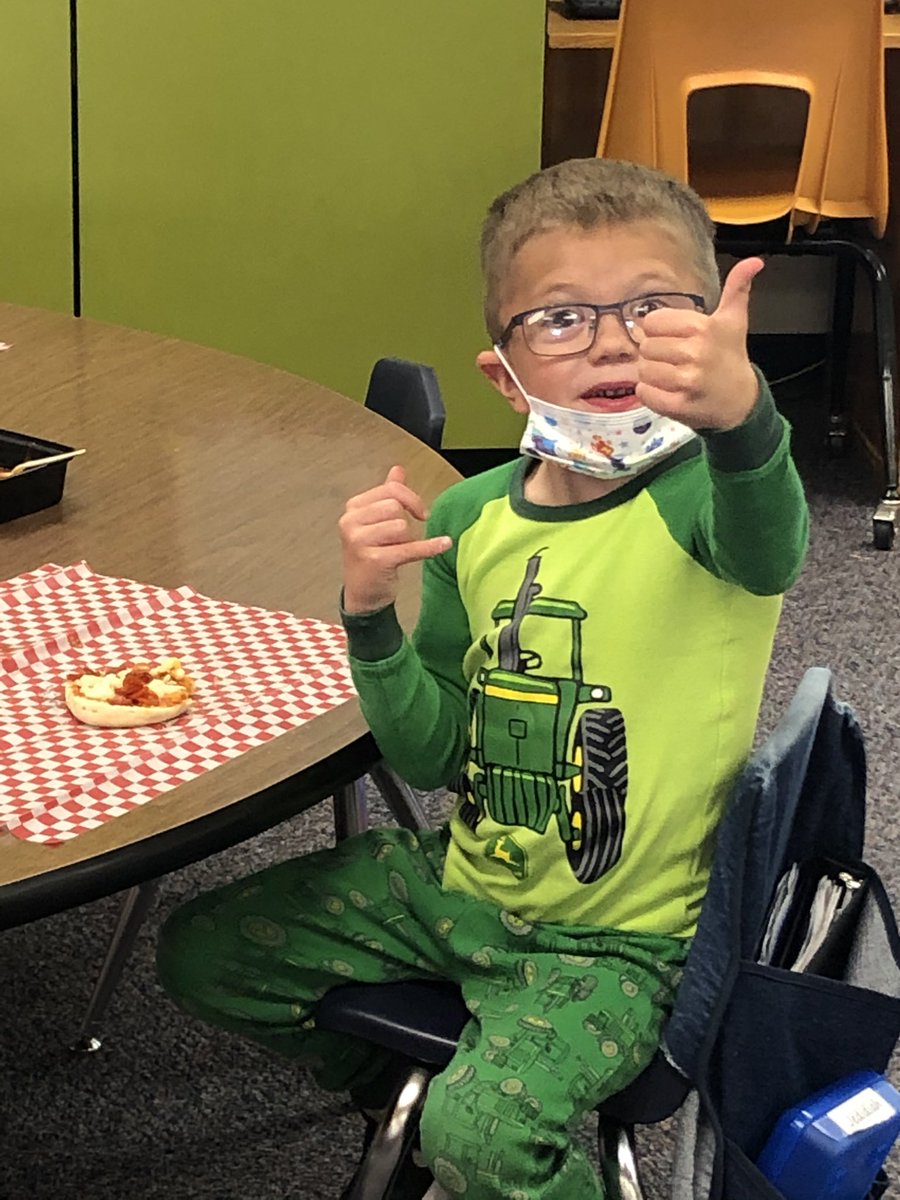 jjbohnsack's tweet photo. #bedtimestories #rockyourschool https://t.co/PndS1YVIGv