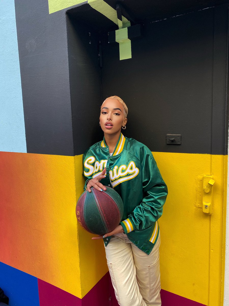 shadyritch's tweet photo. NEW HAIRCUT.. NEW LIFE ! 🧑🏼✨ https://t.co/5LxsYoNRia