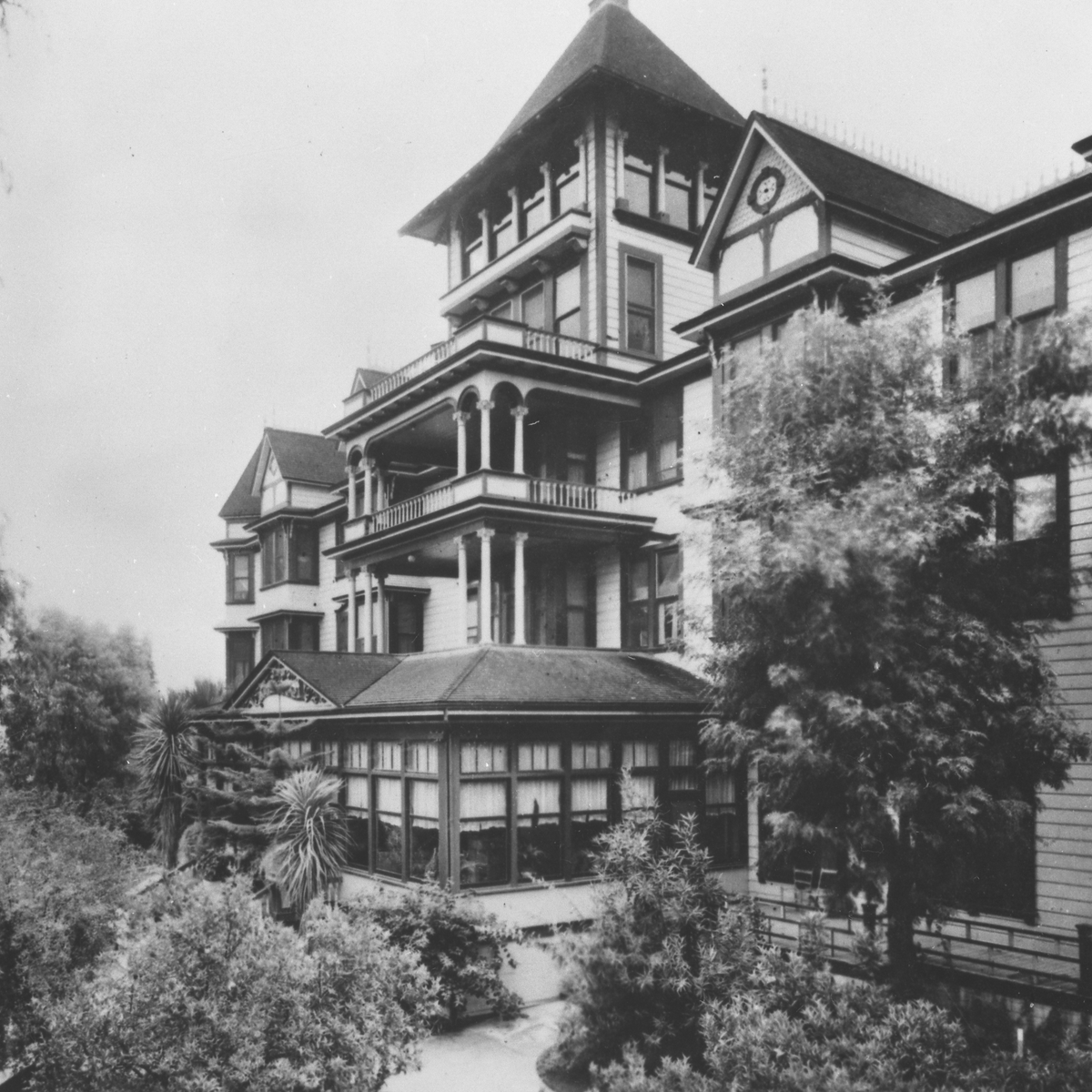 AdventistReview's tweet photo. This was LLUMC (known then as a Loma Linda Sanitarium) in 1905.
Have any of you worked at, lived near, or been a patient at Loma Linda University Medical Center? Share your stories!
#llumc #adventisthealth #healthcare #adventists #tbt https://t.co/i6gsFdrj6G
