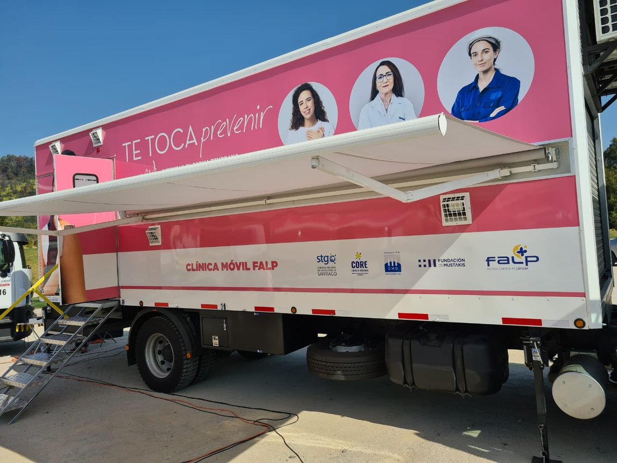 [AHORA] Consejer@s participan en ceremonia de entrega de tres clínicas móviles para la detección del cáncer de mamas a <a href="/FALPfundacion/">FALP</a>. Proyecto aprobado por el <a href="/COREsantiago/">CORE Metropolitano</a> por +$913 millones y que permitirá realizar 15 mil mamografías anuales gratuitas en la #RM