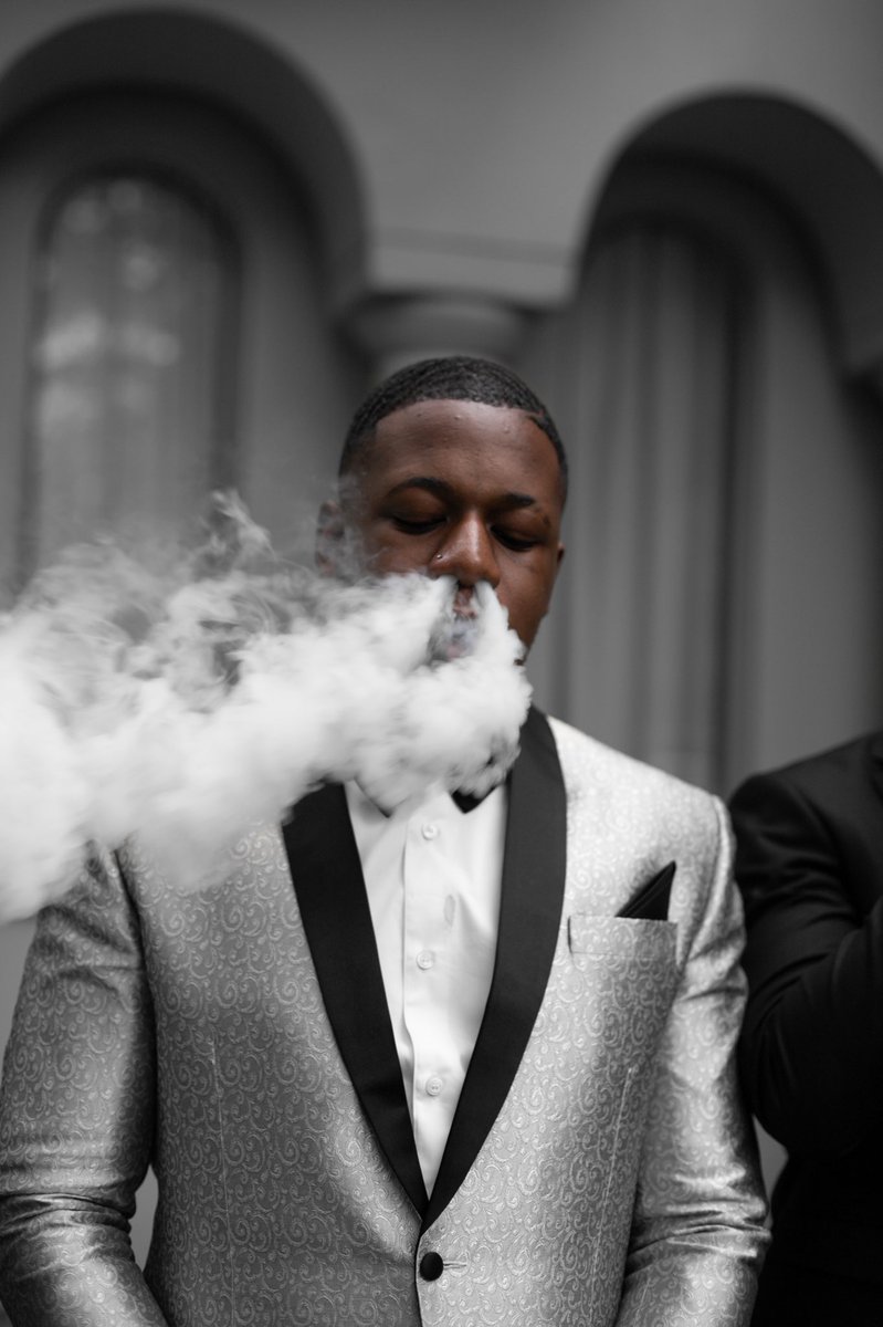 jeriinkomo's tweet photo. “I just left the met gala dressing up formal” https://t.co/I2xgRG5YMT