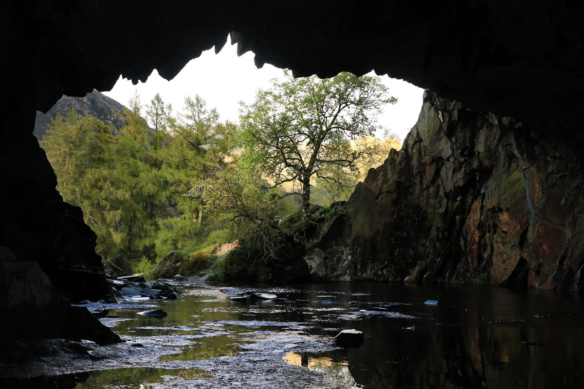 #Walk to #Grasmere along the #CoffinRoute & back to #Ambleside via😍#Rydal #Cave #Loughrigg #Quarry #Cumbria #Mining #LakeDistrict #NotJustLakes @CumbrianRambler @glocky9 @Cumbria_Lakes @YourAmbleside @PictureCumbria @faerymere @ChrisJCoates @alanhinkes