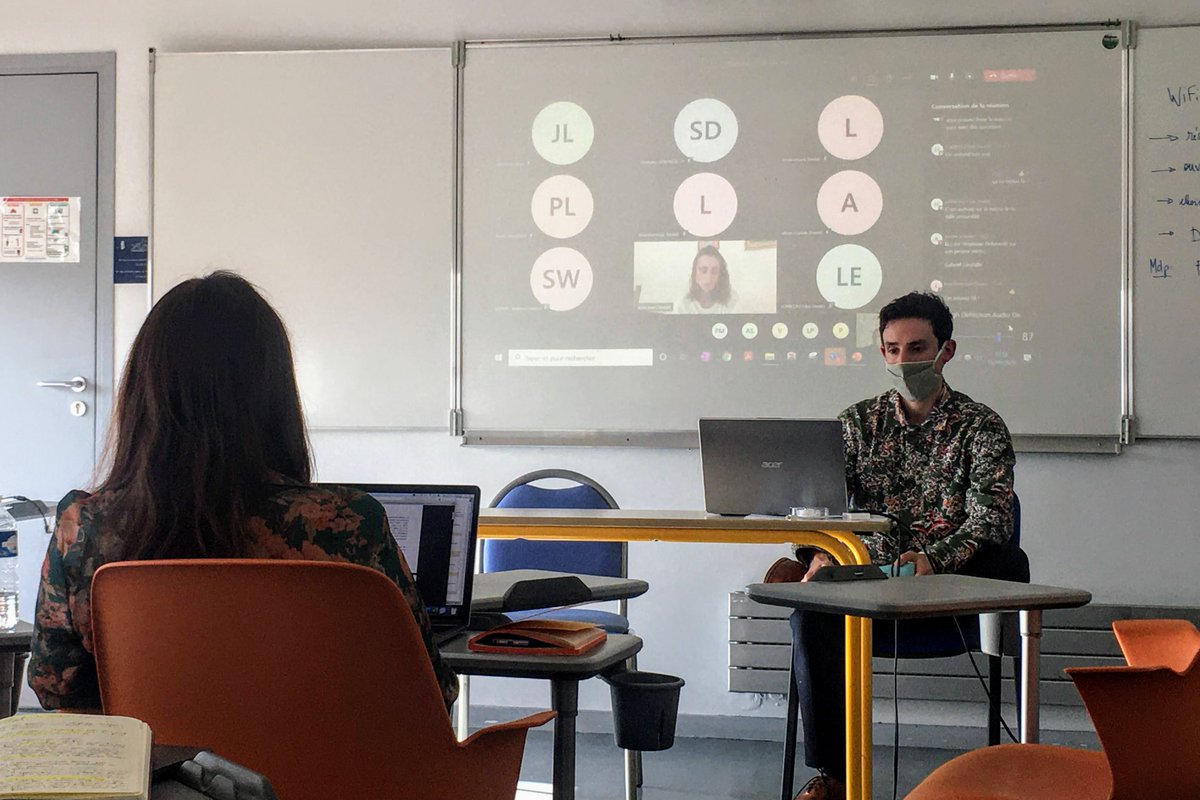 PerspectivesCr1's tweet photo. Gabriel Migheli nous propose de réfléchir à la hantise du temps dans l’imaginaire. Il a recueilli les parcours de vie de salariés de la RATP engagés dans une grève.
Merci à Lucie Wiart et Léa Dorion @leadorionlb  pour leur discussion. https://t.co/ylXX2mYGJC