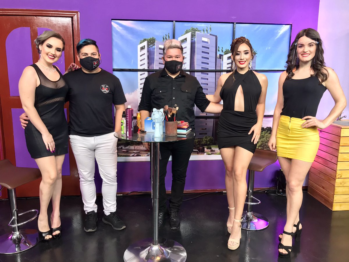 lobotvpy's tweet photo. Gracias por la visita @henrry.hair & @agust_inbenitez , buenisimos los peinados y maquillajes 😍😍💖les esperamos pronto en #GoodDayPy https://t.co/872Qhd6el3