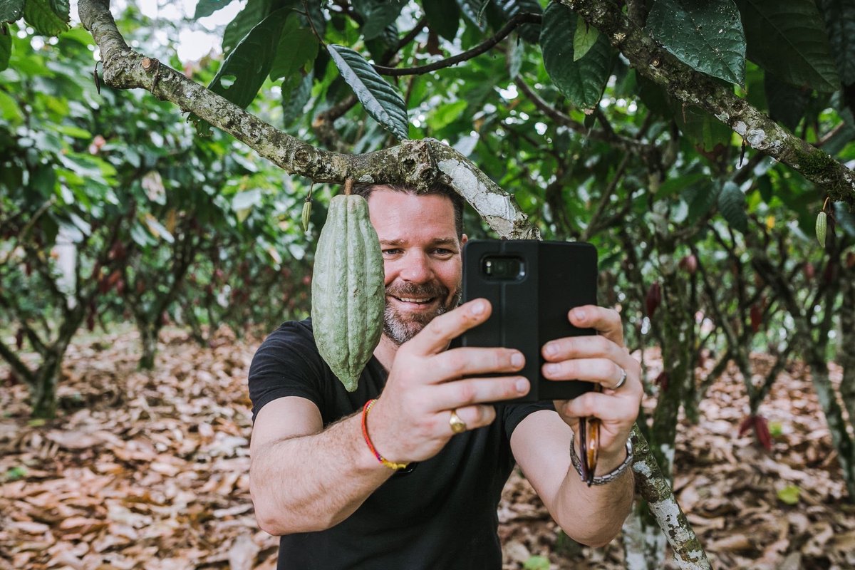 We wonder when we'll be getting this close to a fresh cacao pod again? For now, you'll find us working on some exciting new ideas and mainly eating chocolate. What about you? #ethicallysourced #colombiancacao #coxandcocacao