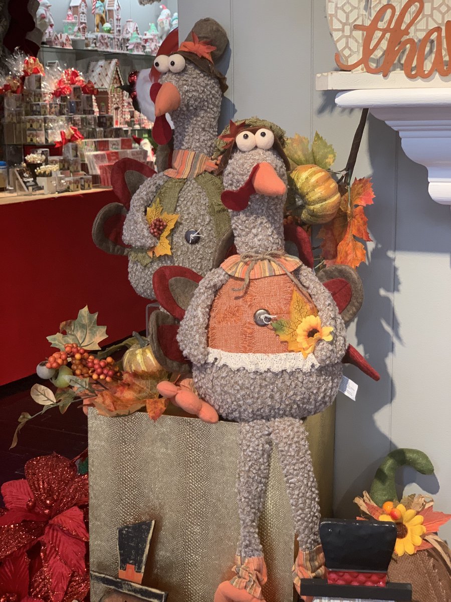 TheWrappergifts's tweet photo. Thanksgiving is just six weeks away.  The Wrapper can help you set the table. 

#thanksgiving #countdown #setthetable #decorations #holiday #gifts #thewrapper #thewrappergifts #southcoastplaza #costamesa #oc https://t.co/9DepJoDSNe