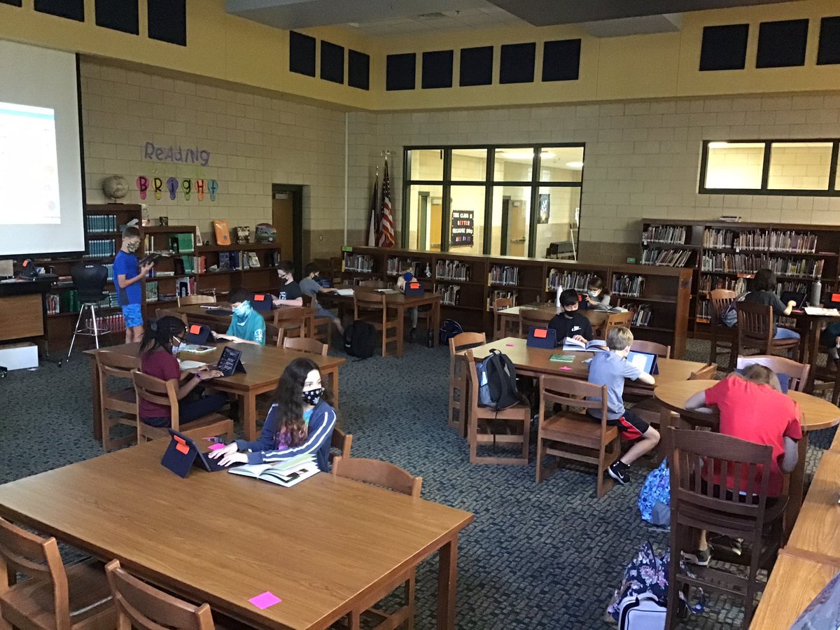burnett_reading's tweet photo. Burnett Bunch library day! We're going on a Nonfiction Text 
Features Scavenger Hunt #welovebooks #MidwayStrongerTogether https://t.co/GSQ71xnNIs