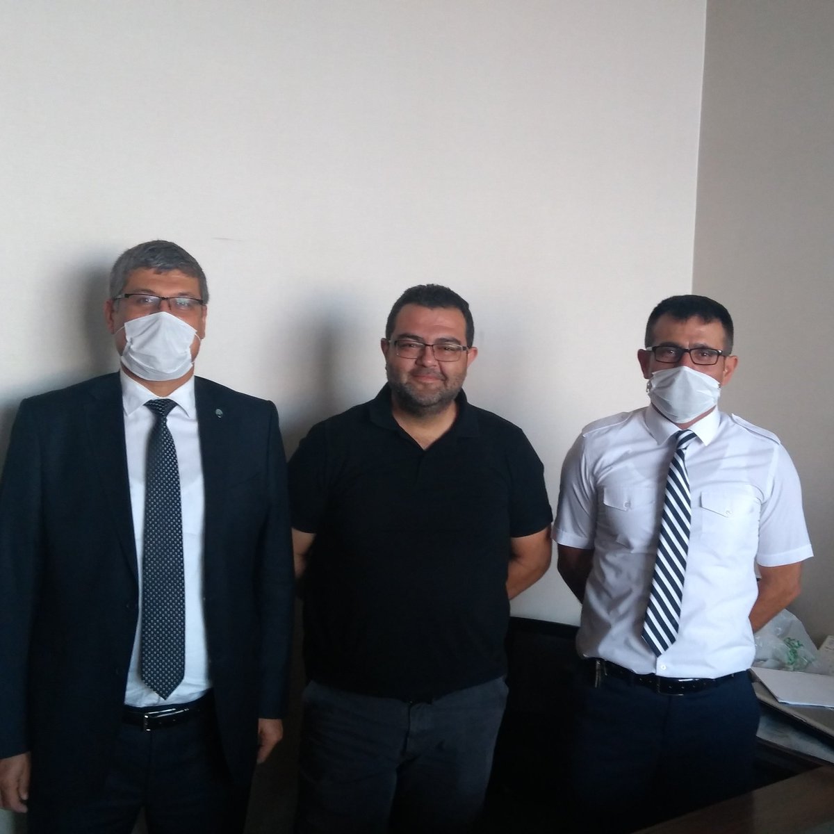 TCDD YHT Yol servis müdür yardımcısı olarak atanan 1995 Mezunu Cüneyt BÜLBÜLOĞLU'nu ziyaret ederek hayırlı olsun dileklerinde bulunduk, mezunumuza yeni görevinde başarılarının devamını dileriz.
<a href="/DemokAnkaraSube/">Demok Ankara şube</a> 
<a href="/atdemir0658/">Ahmet Turan Demir</a> 
<a href="/muratatlm1/">murat atılmış</a> 
<a href="/Tufanzd48297559/">Tufan Özdemir</a>