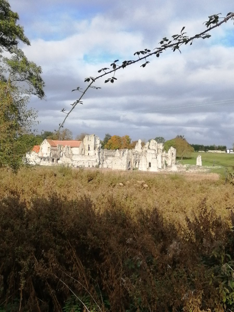 HarriermanPhil's tweet photo. Nice spin out along #peddarsway in part, from #Massingham to #Pickenham return, then lunch in the @DabblingDuckGM @WoodfordesBeer plus #burger Happy days https://t.co/P4mhhWTZBs