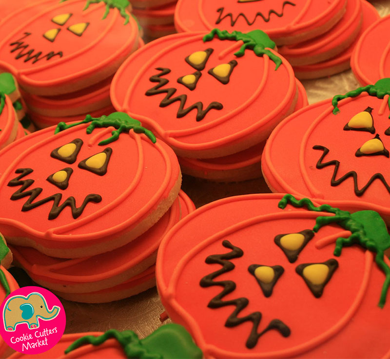 Boo-tiful and delicious 🎃 cookies, the perfect sweet for Halloween 👻🍪
..
..
#halloweencookies #halloweencookiecutters #halloweenbaking #halloweencookies🎃👻 #cookiecutters #cookiecutter #cookies #cookieart #cookier #cookies🍪 #pumkins #pumpkincookies #pumpkincookie