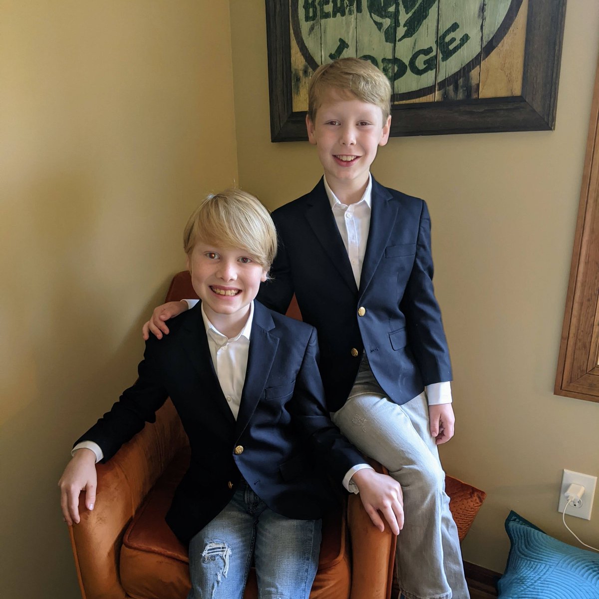 primetimewealth's tweet photo. Picture day for the Drumm brothers. 🙌 https://t.co/8uvWmW1qWn