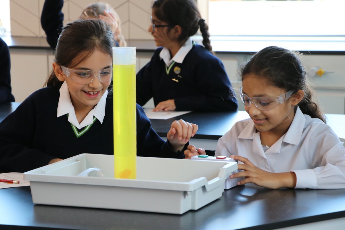 WimbledonHigh's tweet photo. 👩🔬 #Year3WHS just visited the STEAM Tower for the first time today and had an exciting taster lesson in the new KS3 lab with Mrs East. In groups, they explored how quickly objects fall through different liquids.
#ExHumWHS #WhereGirlsLearnWithoutLimits #InspireWHS https://t.co/9IDz6IecsB